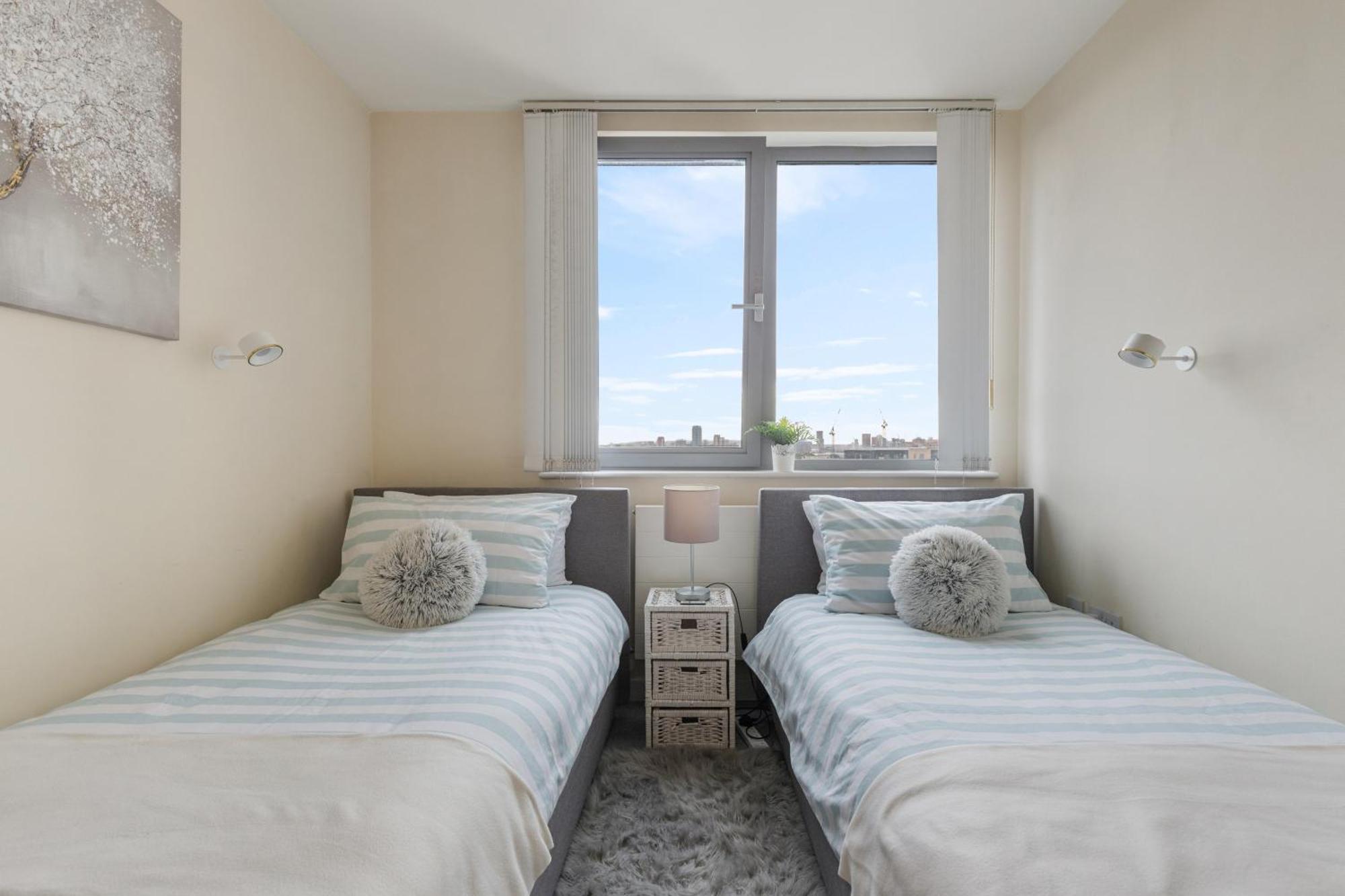 Stratford Skyview Apartment Londra Dış mekan fotoğraf